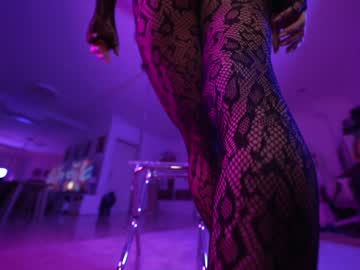 girl
        hannahjames710 cam image #1011034