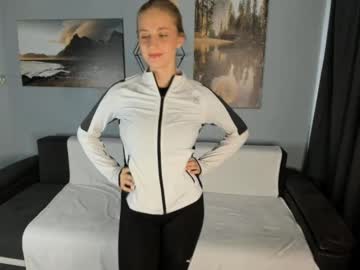 girl
        shewell cam image #6413658