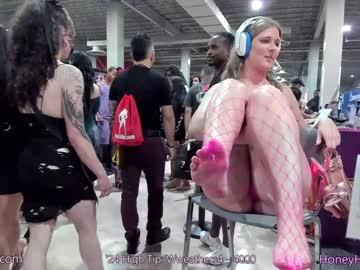 girl
        honeyhasbuns cam image #4479529