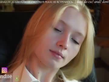 girl
        bestblondiiecb cam image #1561820