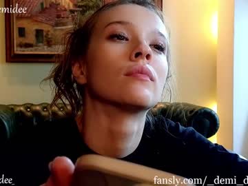 girl
        _demi_dee_ cam image #1973988