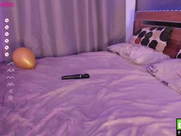 girl
        yolandabertha cam image #1060841