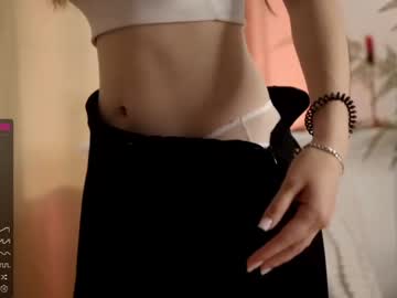 girl
        juliepenningtona cam image #1847424