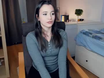girl
        keti_bunny cam image #5650737