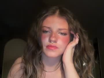 girl
        fairyyy653 cam image #6012422
