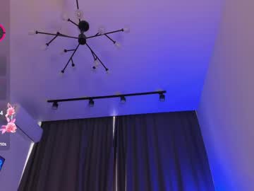 girl
        elara_bloom cam image #6227273