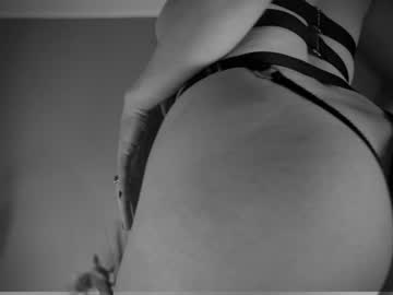 girl
        littlee33 cam image #665671