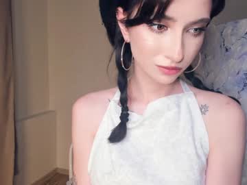 girl
        dance_kuduro cam image #2512366