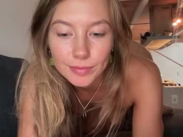 girl
        jasminjasm cam image #3476861