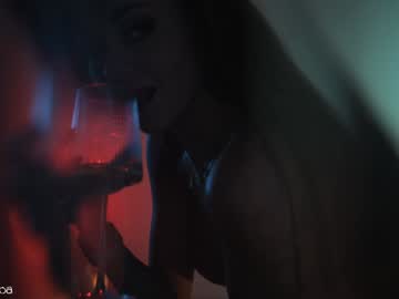 girl
        lettymoa cam image #5616322