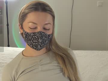 girl
        blondehottiek cam image #3227333