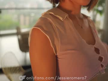 girl
        honeyco57 cam image #2703865