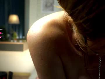 girl
        maureenhaith cam image #4494601