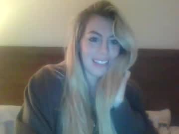 girl
        miichx00o cam image #5865362