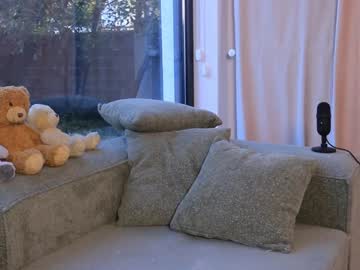 girl
        moon_night_anna cam image #5192138