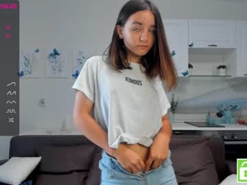 girl
        karalyons cam image #2133034