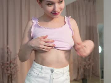 girl
        bless_sheila cam image #3787337