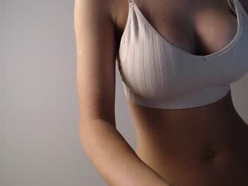 girl
        trixie_taylor cam image #1685517