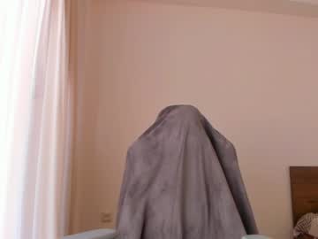 girl
        loopcia cam image #2759357