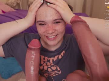girl
        chery_lady22 cam image #1479005