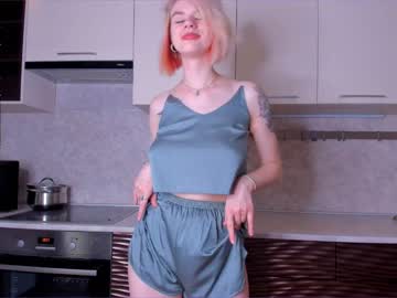 girl
        peggyshermans cam image #1308535