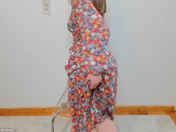 girl
        giveyouelevenminutes cam image #633521