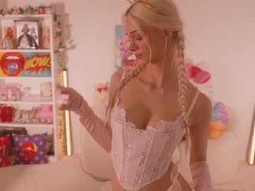 girl
        bunnydollstella cam image #5205587