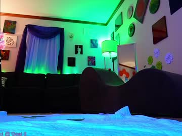 girl
        emmasky69 cam image #6362904