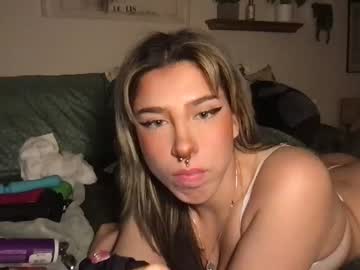 girl
        badgul cam image #2987155