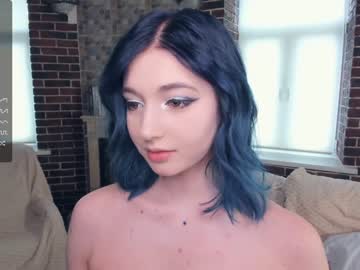 girl
        your_desssert cam image #4152284