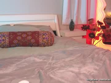 girl
        _stella_rose_ cam image #2159338
