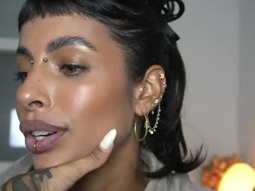 girl
        kaligray10 cam image #6872330