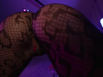 girl
        hannahjames710 cam image #1010435