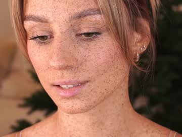 girl
        artease cam image #5732988