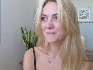 girl
        brilliantvictoria cam image #6380512