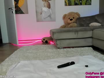 girl
        lenna_godess cam image #4812877