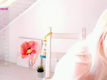girl
        bettybarnett cam image #1774209