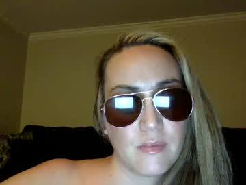 girl
        greenjean420 cam image #1990117