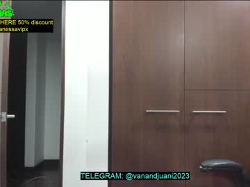 girl
        vanandjuani cam image #3064592
