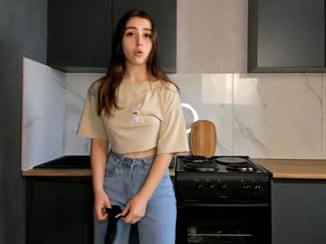 girl
        lucettacoke cam image #4740193
