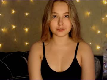 girl
        evalozavali cam image #3200995