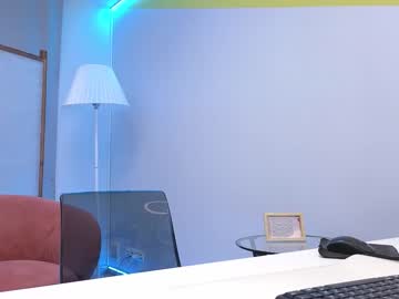 girl
        lovlybambi cam image #3936555