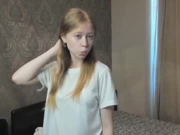 girl
        keeleycoldwell cam image #4403514
