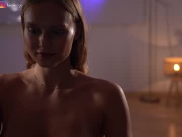 girl
        chillwithkira cam image #2375256