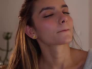 girl
        ellelure_ cam image #6577787