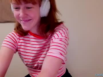 girl
        its_lily cam image #2003145