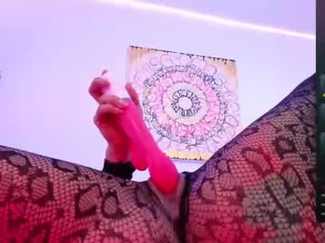 girl
        nicollbashel cam image #4736992