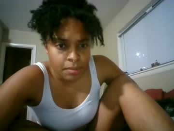 girl
        roesjam cam image #5566603