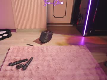 girl
        iam_eli cam image #6591784