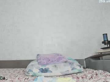 couple
        christinaa23 cam image #5143313